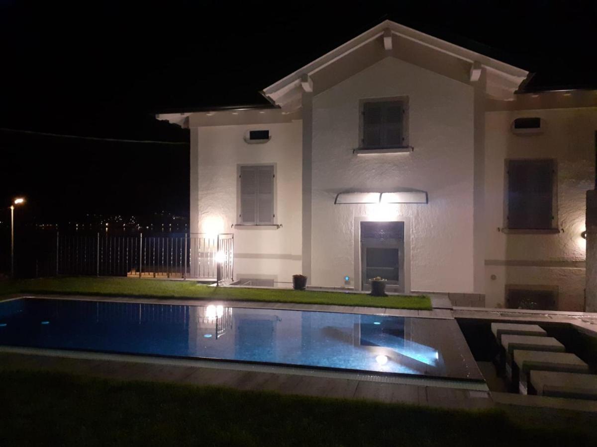 Lescen White Residence - Swimming Pool Lezzeno Bagian luar foto